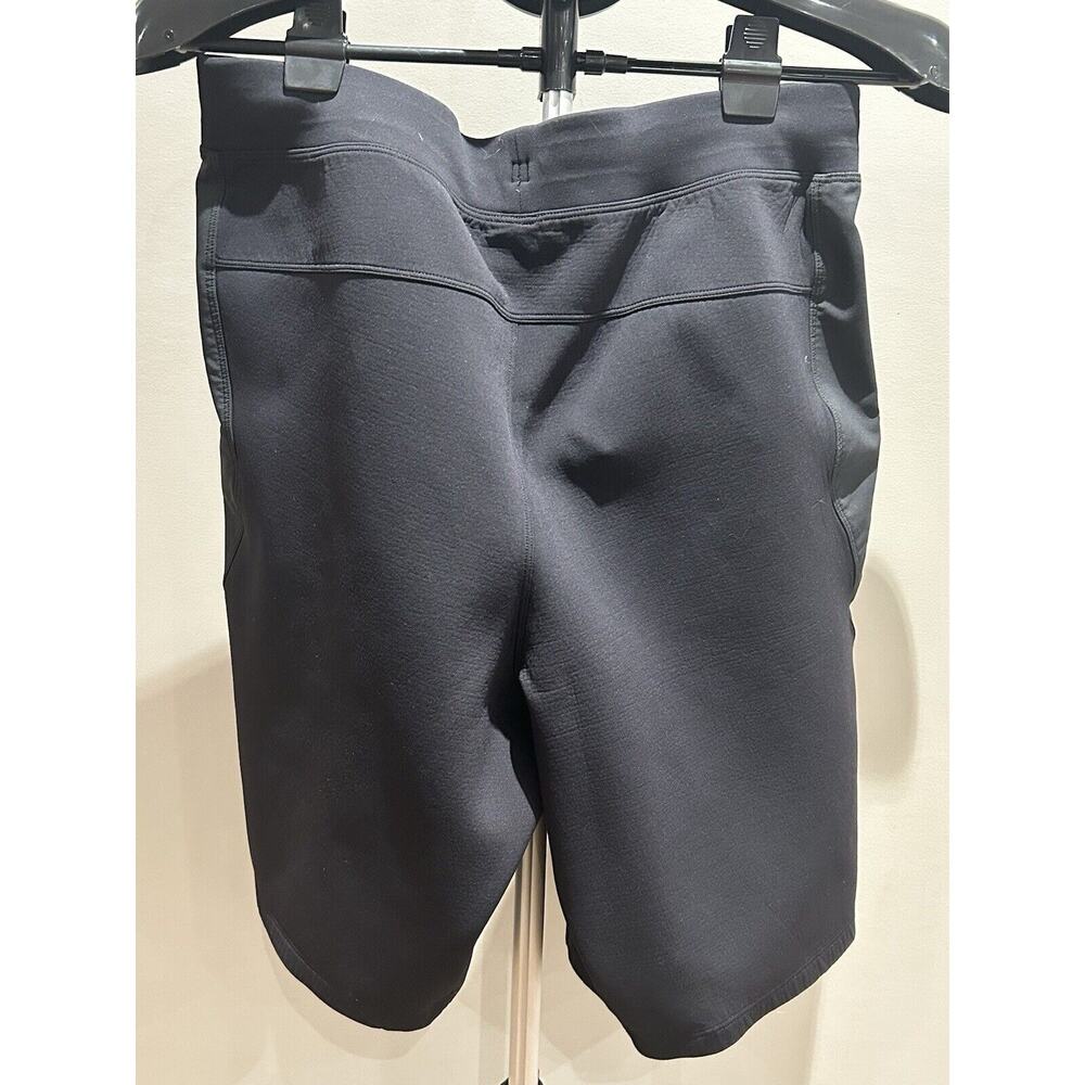 Lululemon Athletic Shorts Men's Black Anti-Gravity Luon Elastic Waist Size L - Picture 2 of 4